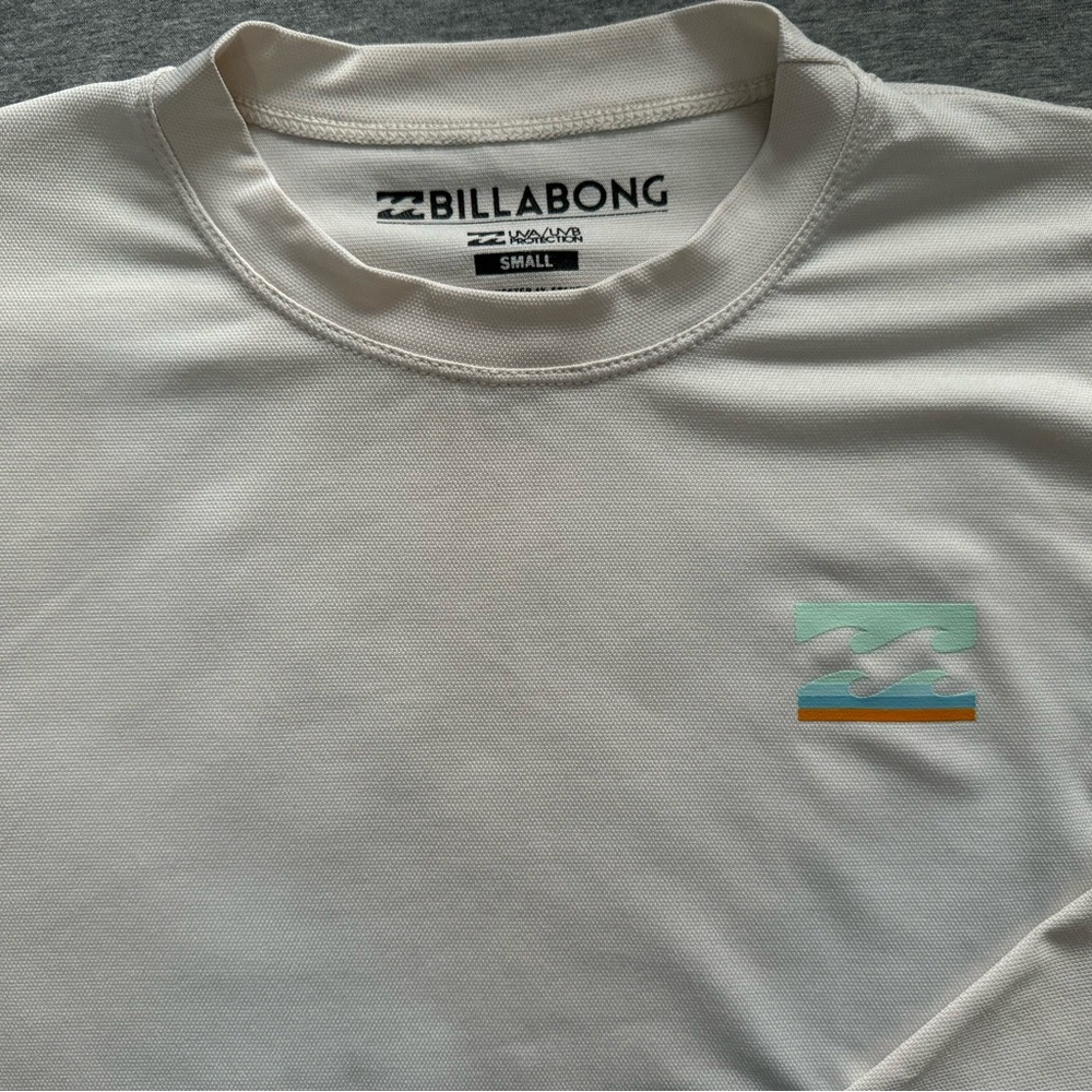 Two Billabong Rashguards - Picture 2 of 7